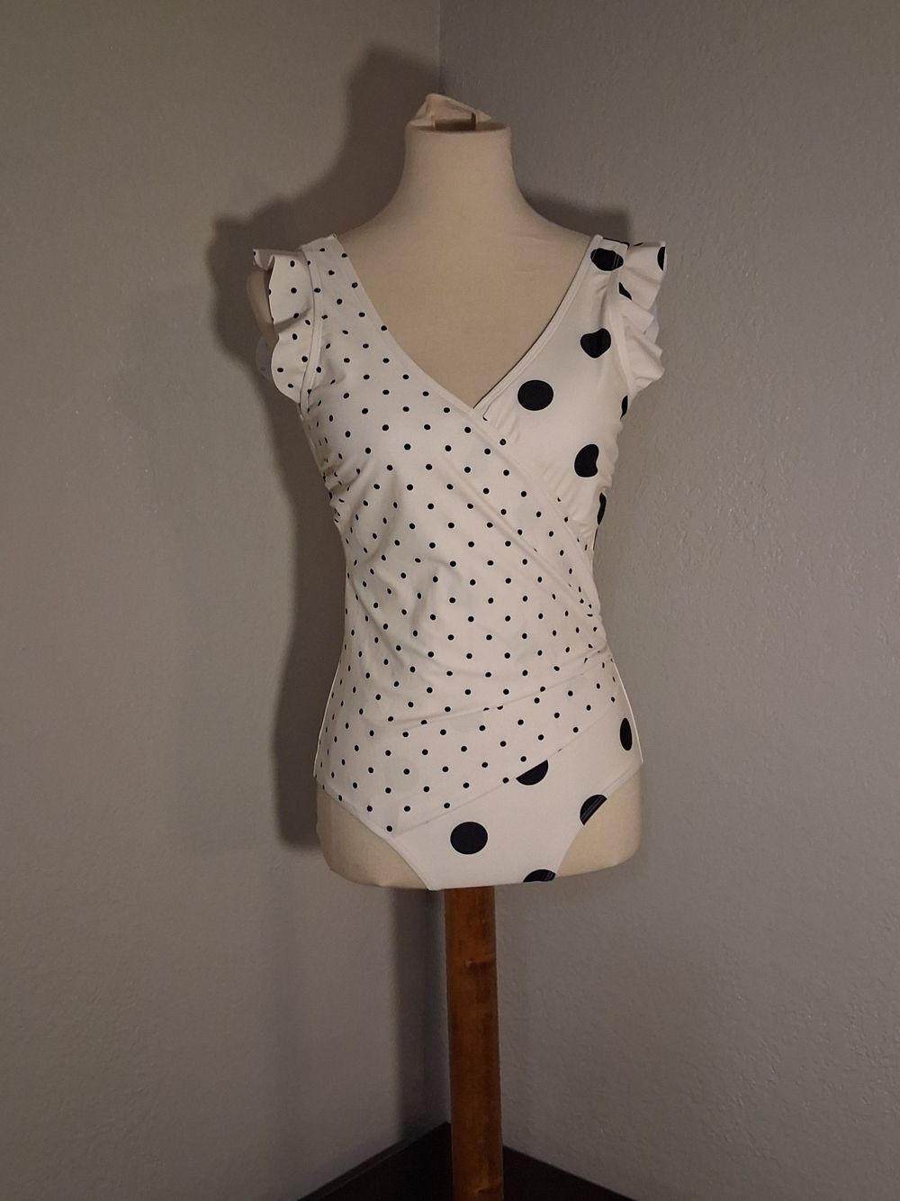 Marina West NWOT White Polka Dot Ruffle One-Piece Swimsuit
